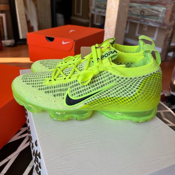 SOLD Nike Air VaporMax 2021 Flyknit Next to Nature Volt Black Neon Green - Picture 8 of 15